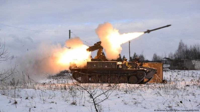 سلاح فرنسي مشروط لأوكرانيا والاستخبارات الأميركية تتحدث عن تباطؤ وتيرة القتال